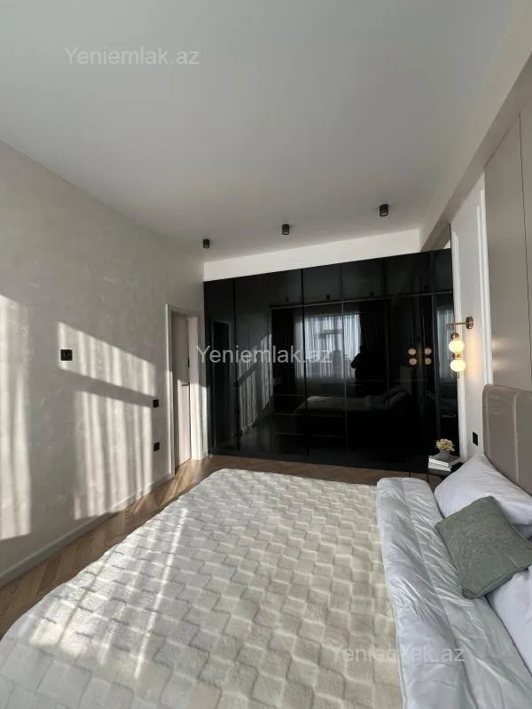 Satılır 3 otaqlı yeni tikili 70 m²