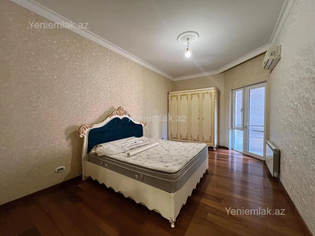 Satılır 5 otaqlı yeni tikili 250 m²