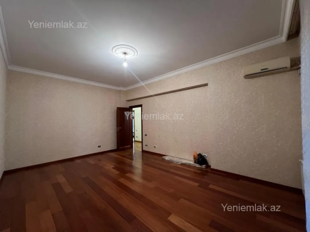 Satılır 5 otaqlı yeni tikili 250 m²