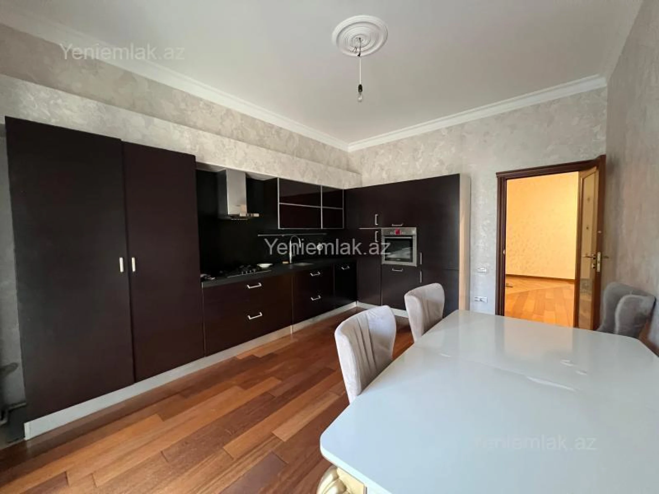 Satılır 5 otaqlı yeni tikili 250 m²