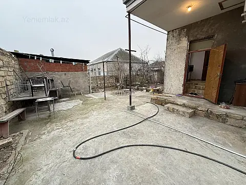 Satılır 6 otaqlı həyət evi 200 m²