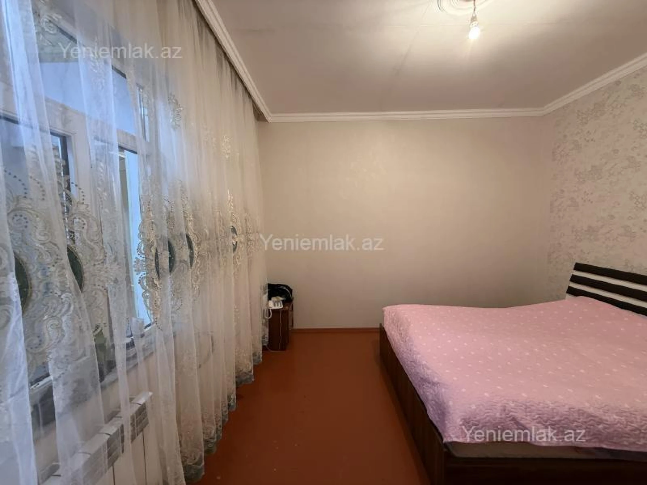 Satılır 6 otaqlı həyət evi 200 m²