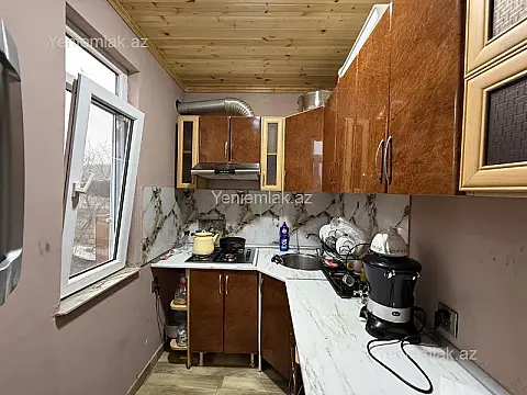 Satılır 6 otaqlı həyət evi 200 m²