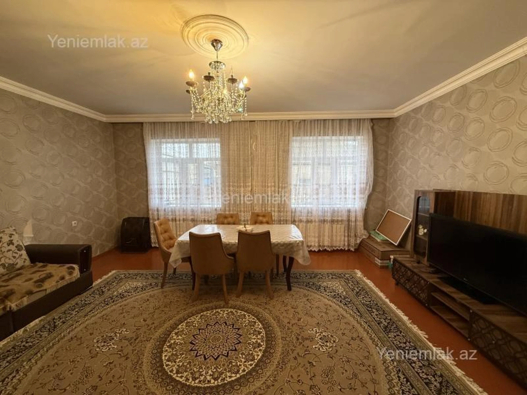 Satılır 6 otaqlı həyət evi 200 m²