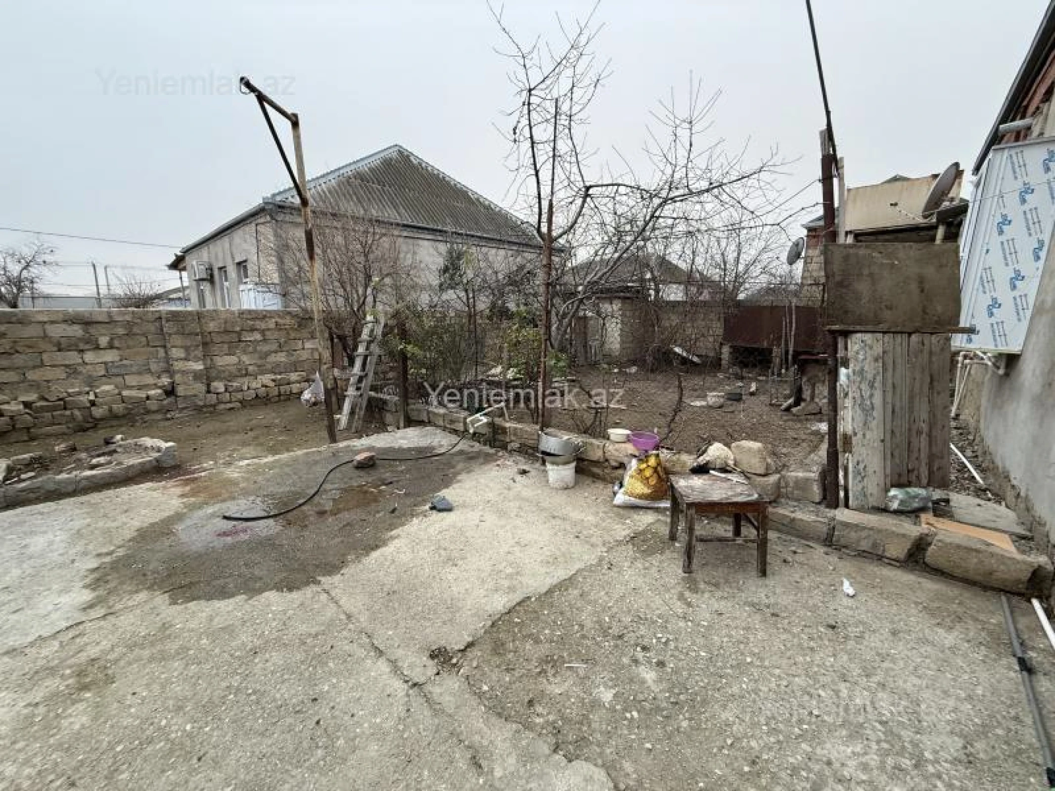 Satılır 6 otaqlı həyət evi 200 m²