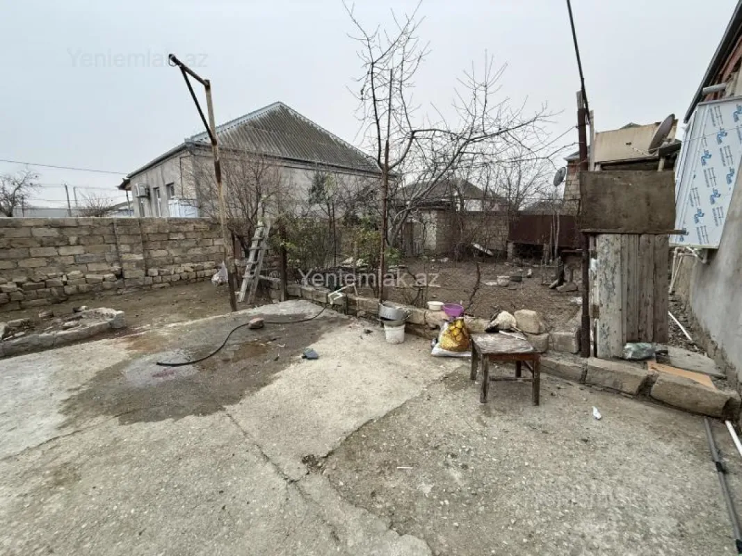 Satılır 6 otaqlı həyət evi 200 m²