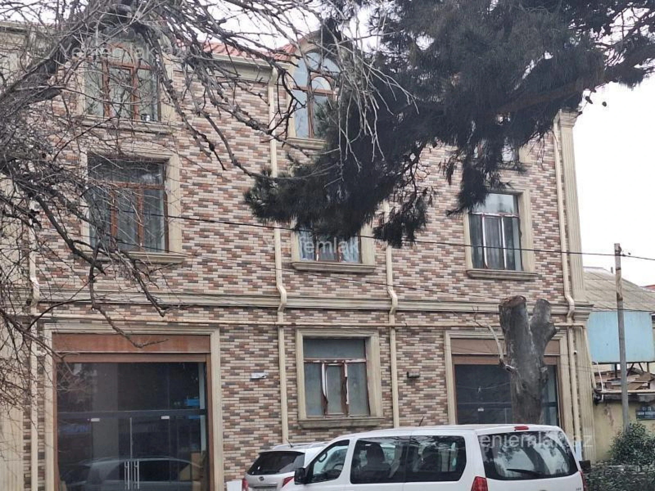 Satılır 11 otaqlı obyekt 450 m²