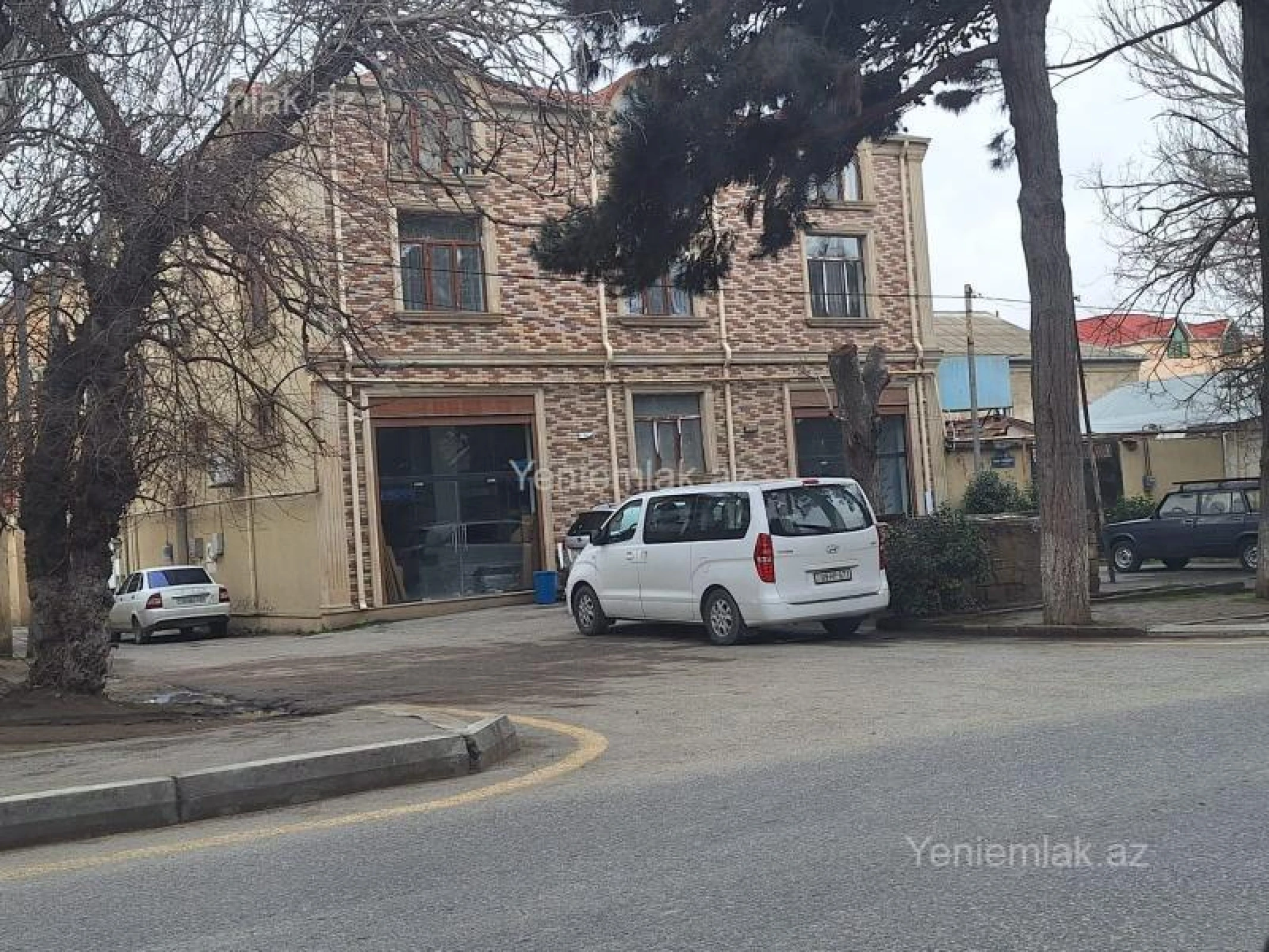 Satılır 11 otaqlı obyekt 450 m²