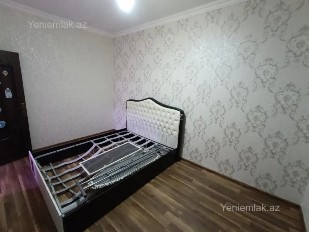 Satılır 4 otaqlı köhnə tikili 93 m²