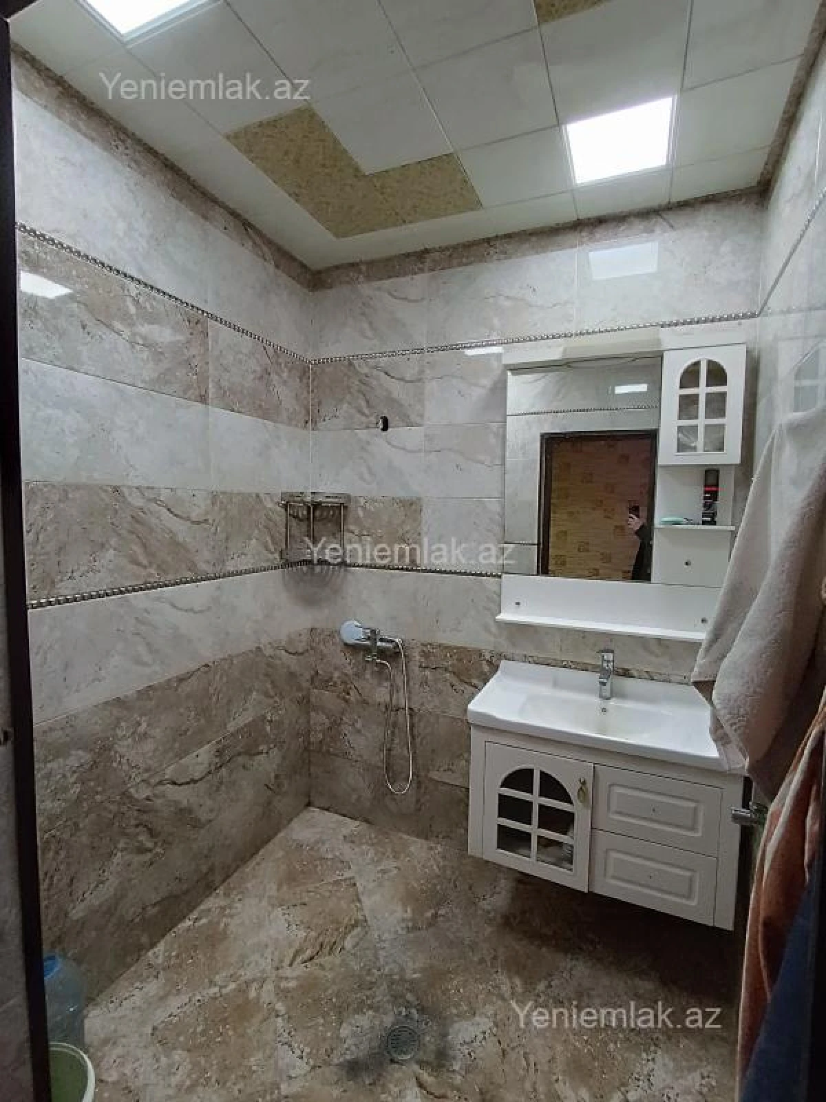 Satılır 4 otaqlı köhnə tikili 93 m²