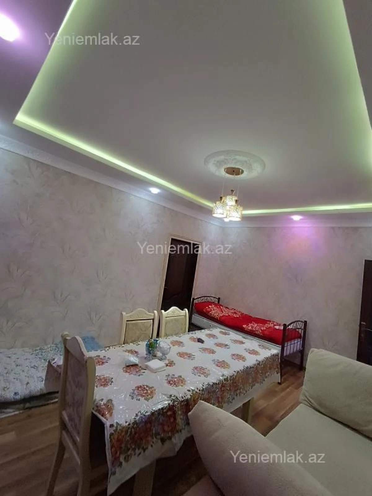 Satılır 4 otaqlı köhnə tikili 93 m²