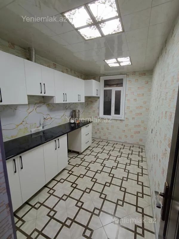Satılır 4 otaqlı köhnə tikili 93 m²
