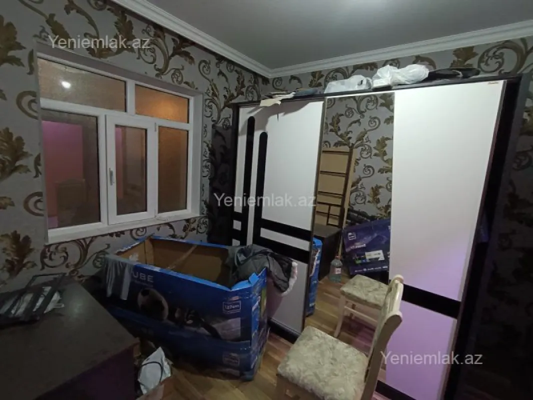 Satılır 4 otaqlı köhnə tikili 93 m²