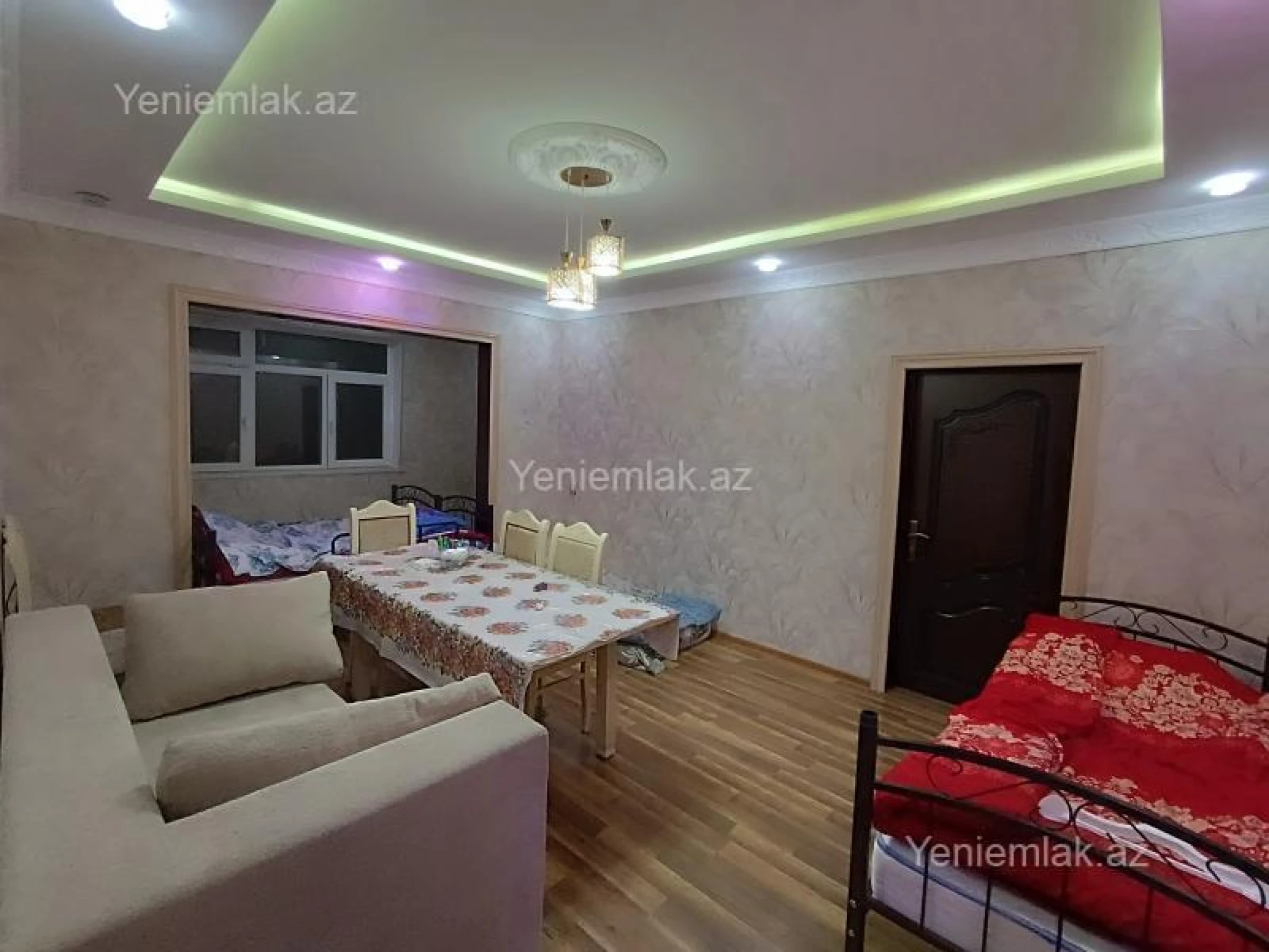 Satılır 4 otaqlı köhnə tikili 93 m²