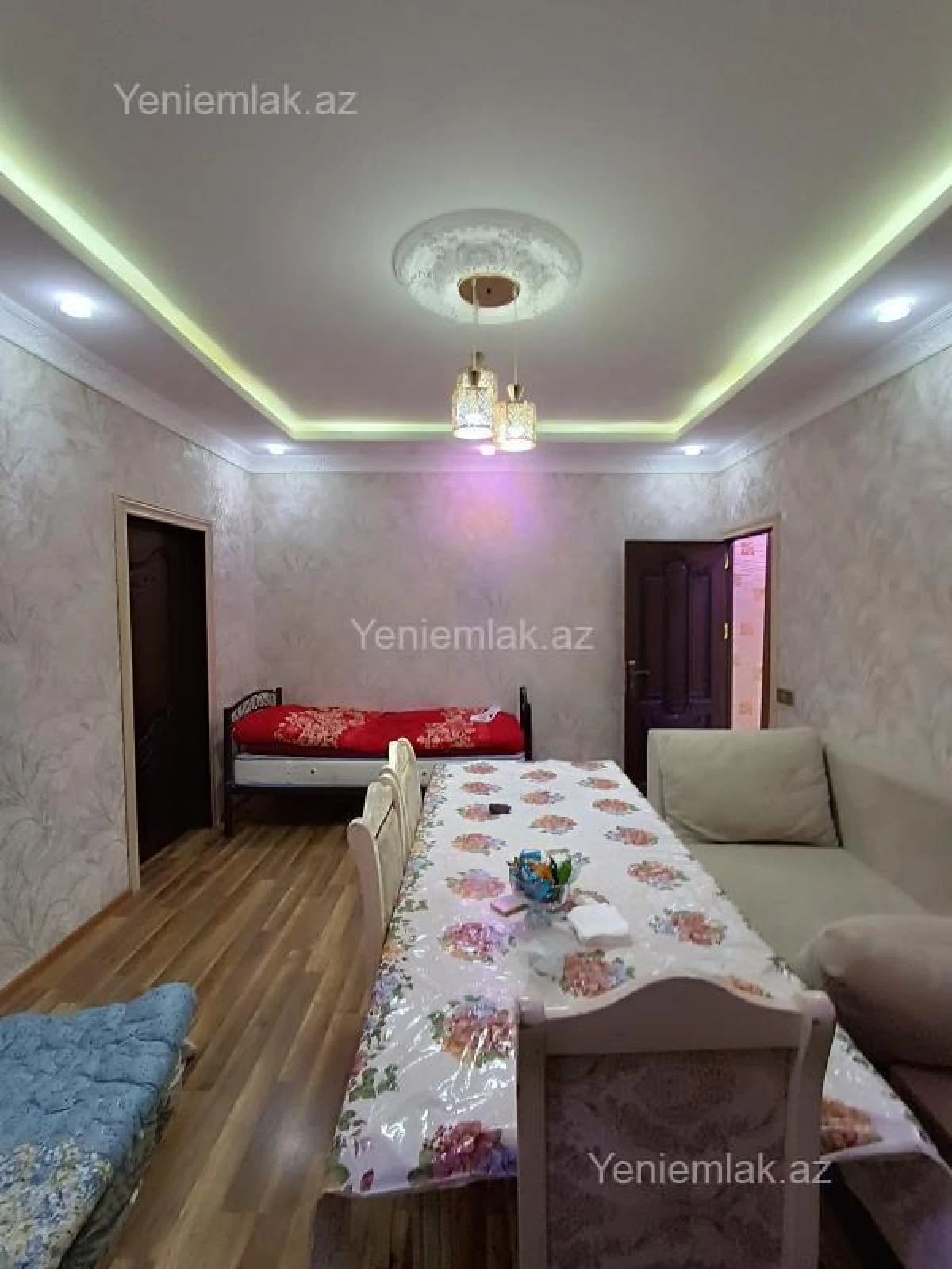 Satılır 4 otaqlı köhnə tikili 93 m²