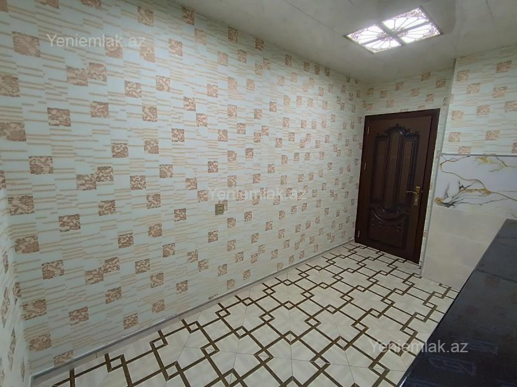 Satılır 4 otaqlı köhnə tikili 93 m²