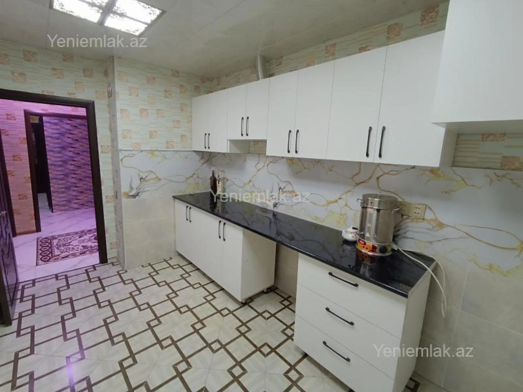 Satılır 4 otaqlı köhnə tikili 93 m²