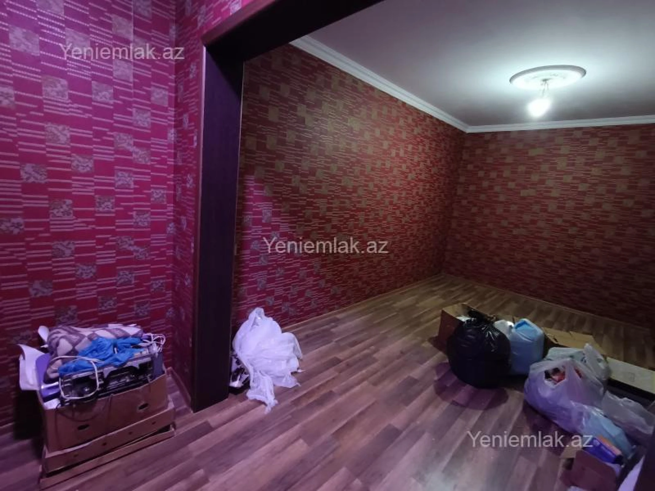 Satılır 4 otaqlı köhnə tikili 93 m²