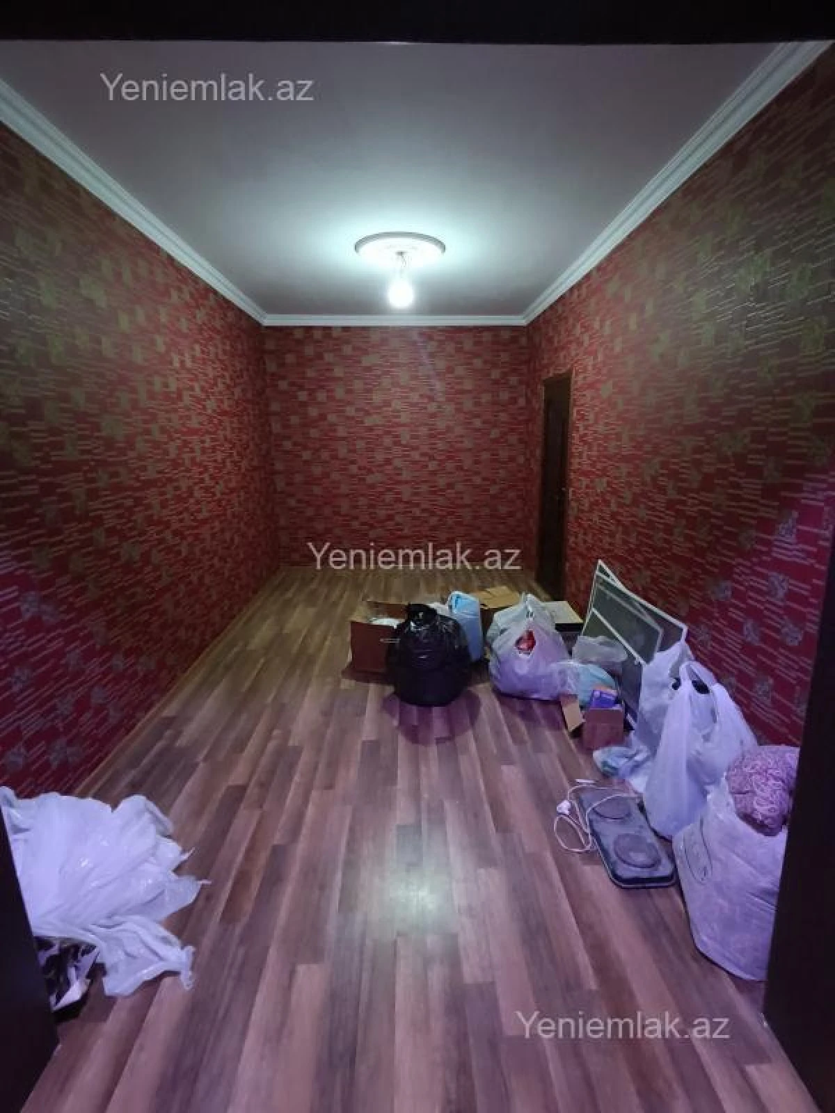Satılır 4 otaqlı köhnə tikili 93 m²