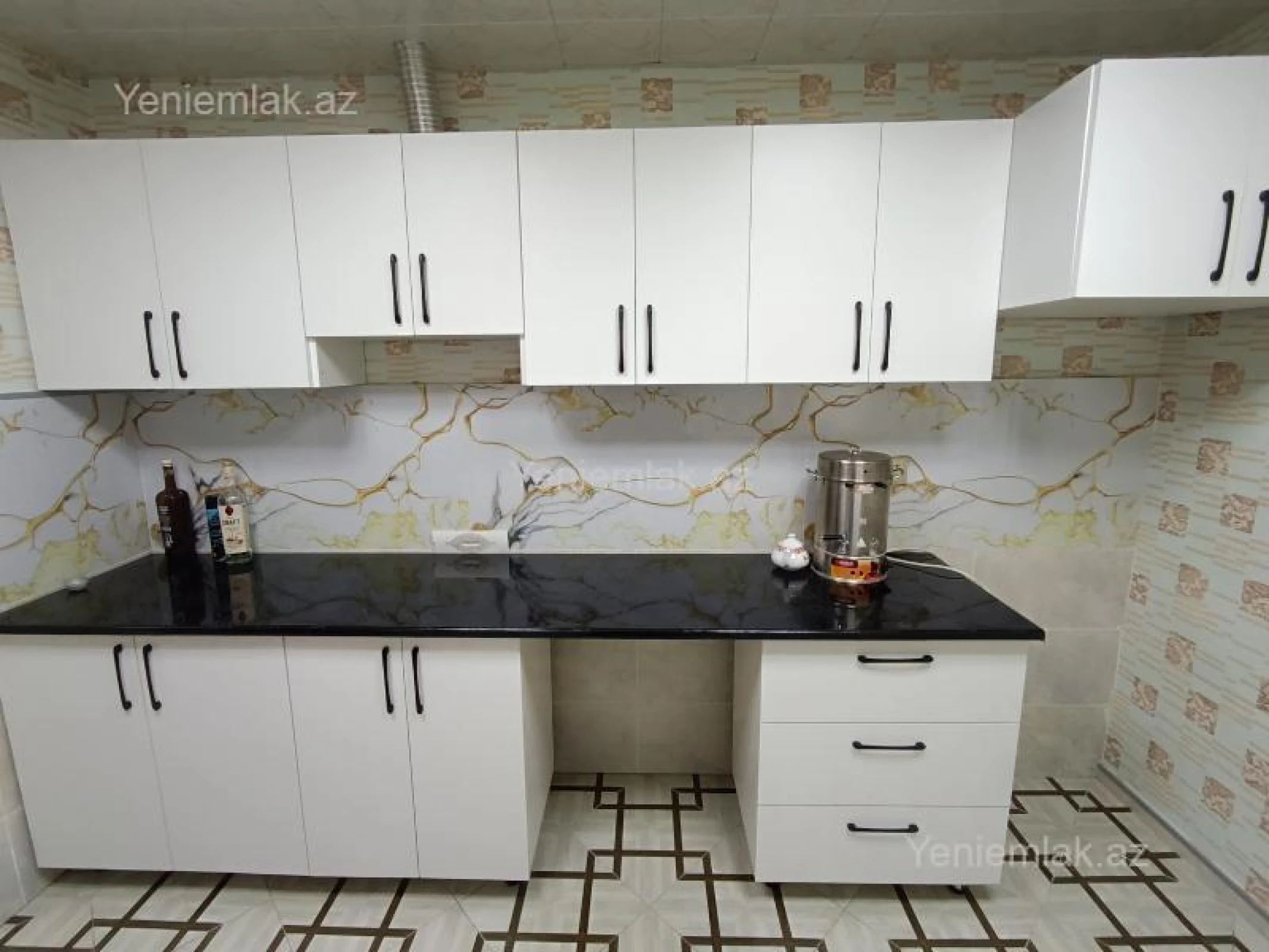 Satılır 4 otaqlı köhnə tikili 93 m²