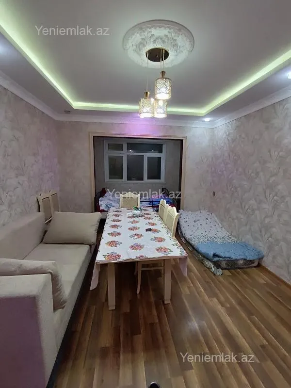 Satılır 4 otaqlı köhnə tikili 93 m²