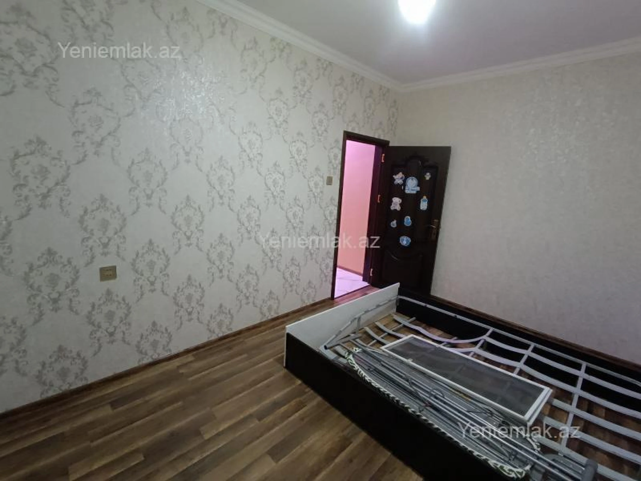 Satılır 4 otaqlı köhnə tikili 93 m²
