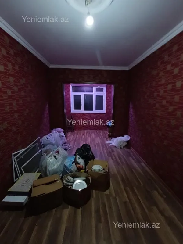 Satılır 4 otaqlı köhnə tikili 93 m²