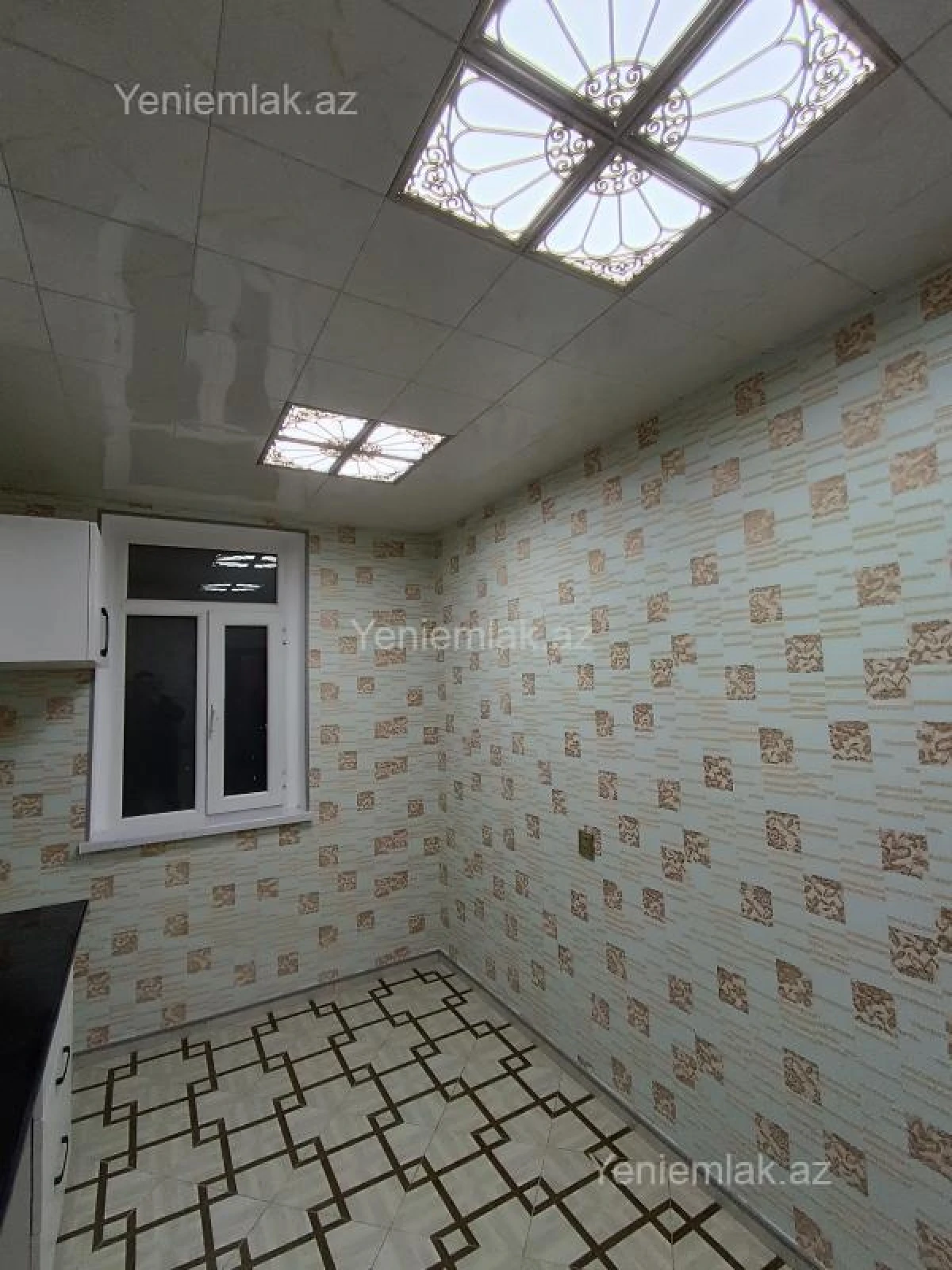 Satılır 4 otaqlı köhnə tikili 93 m²