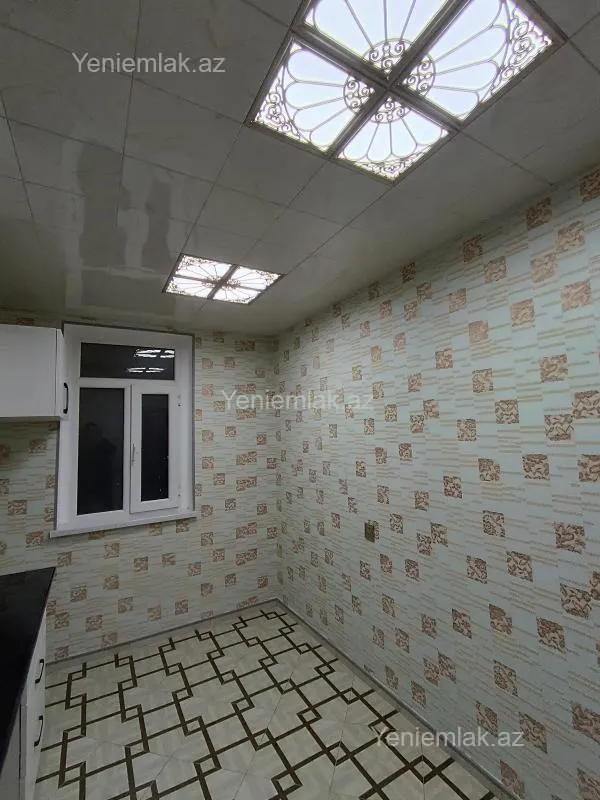 Satılır 4 otaqlı köhnə tikili 93 m²