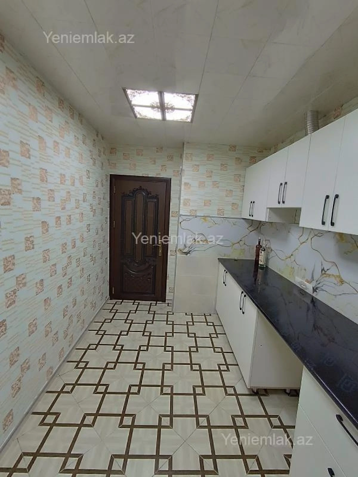 Satılır 4 otaqlı köhnə tikili 93 m²