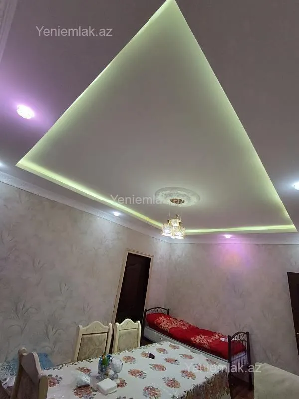 Satılır 4 otaqlı köhnə tikili 93 m²