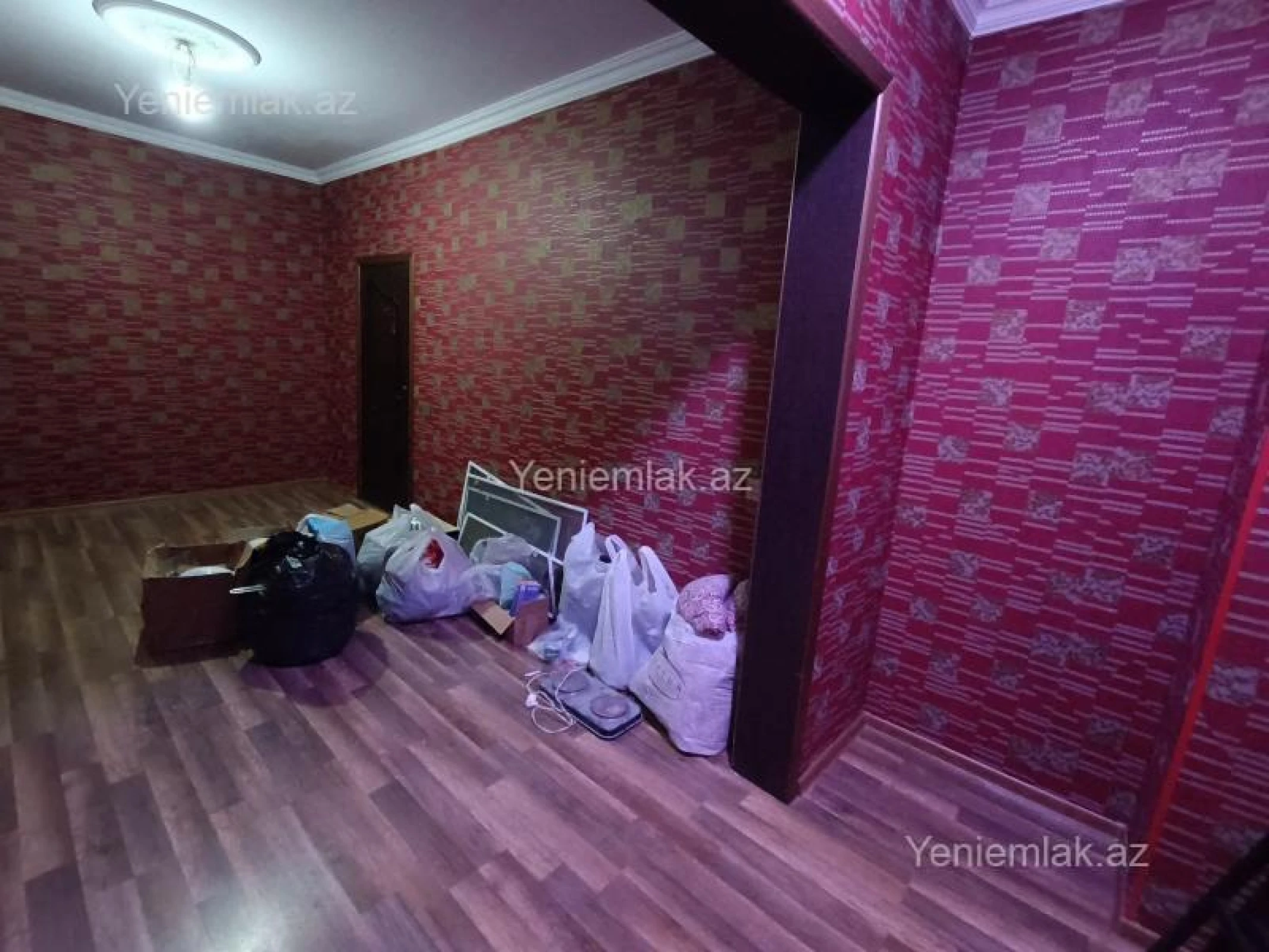 Satılır 4 otaqlı köhnə tikili 93 m²