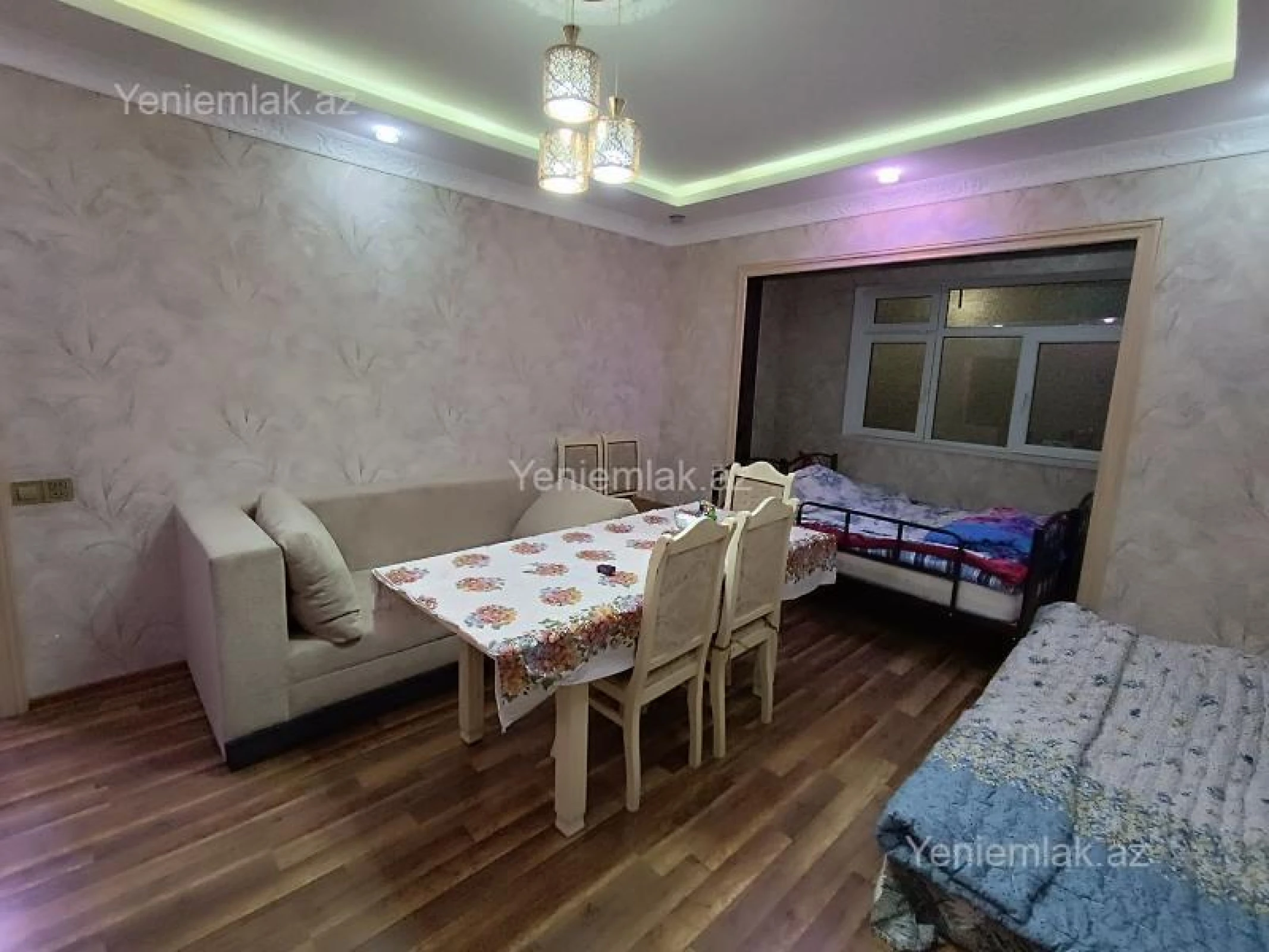 Satılır 4 otaqlı köhnə tikili 93 m²