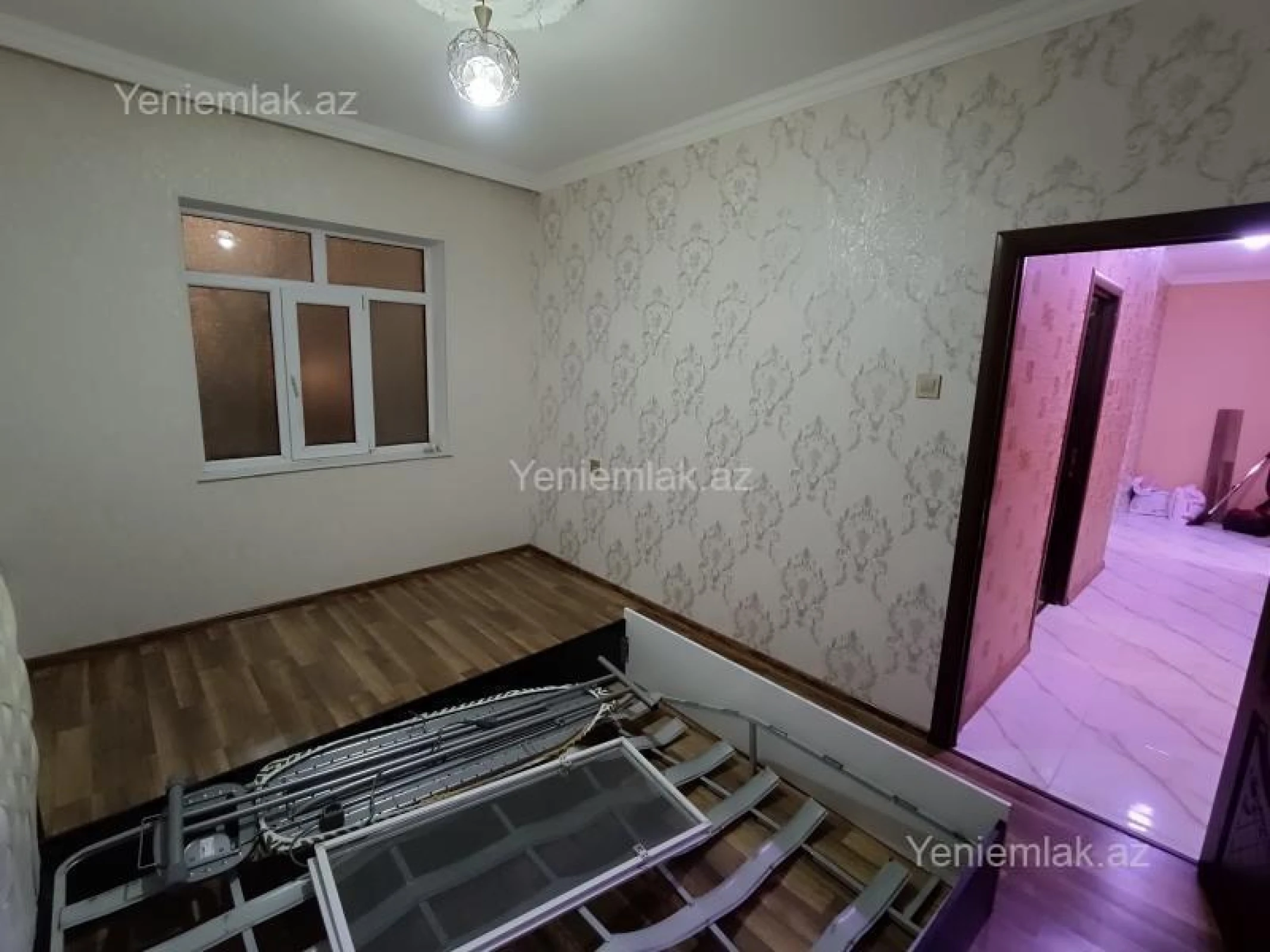 Satılır 4 otaqlı köhnə tikili 93 m²
