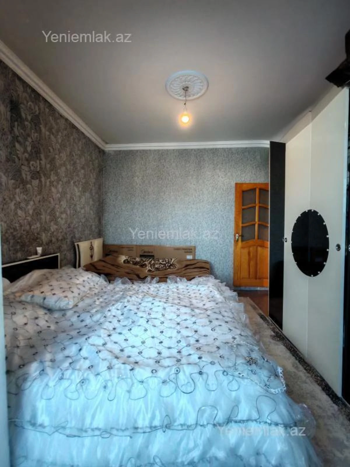 Satılır 3 otaqlı köhnə tikili 95 m²