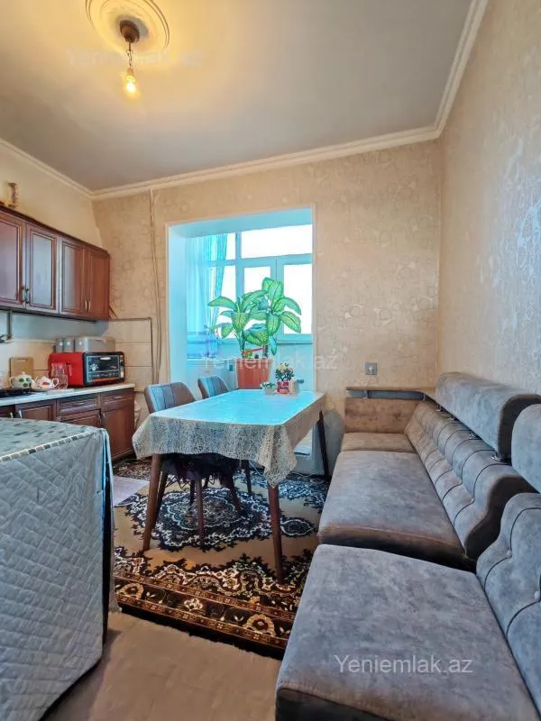 Satılır 3 otaqlı köhnə tikili 95 m²