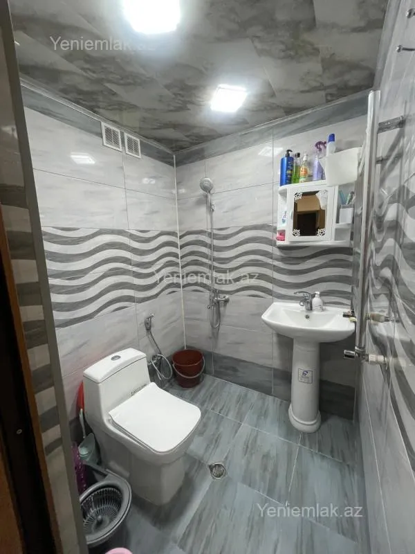 Satılır 2 otaqlı köhnə tikili 50 m²