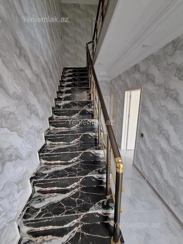 Satılır 4 otaqlı həyət evi 170 m²