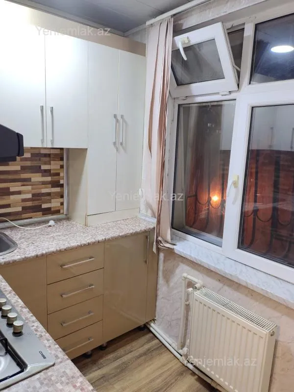 Satılır 3 otaqlı köhnə tikili 75 m²