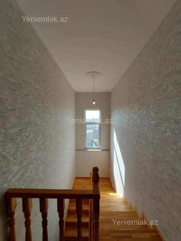 Satılır 4 otaqlı həyət evi 140 m²