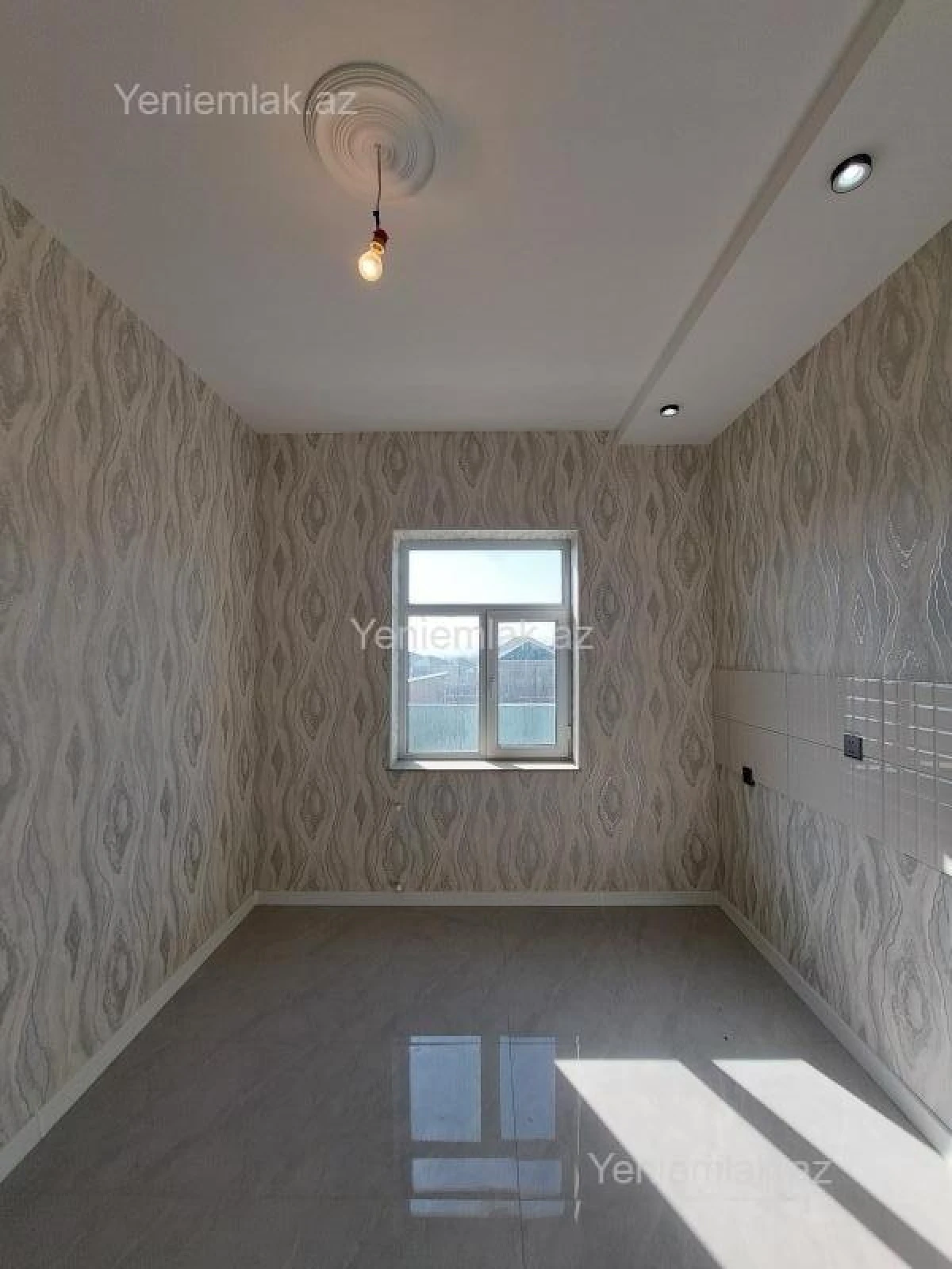 Satılır 4 otaqlı həyət evi 140 m²