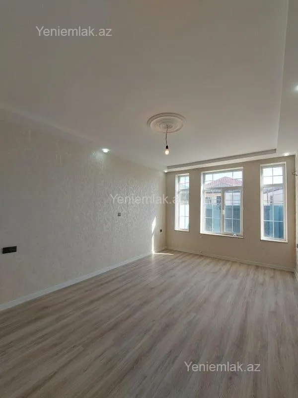 Satılır 4 otaqlı həyət evi 140 m²