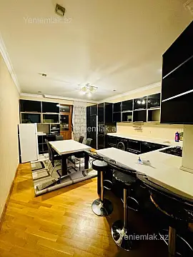 Satılır 4 otaqlı yeni tikili 175 m²