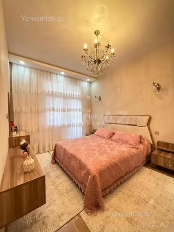 Satılır 4 otaqlı yeni tikili 125 m²