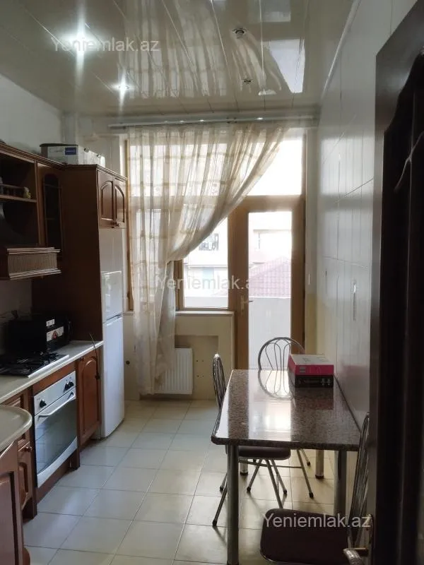 Satılır 4 otaqlı yeni tikili 130 m²