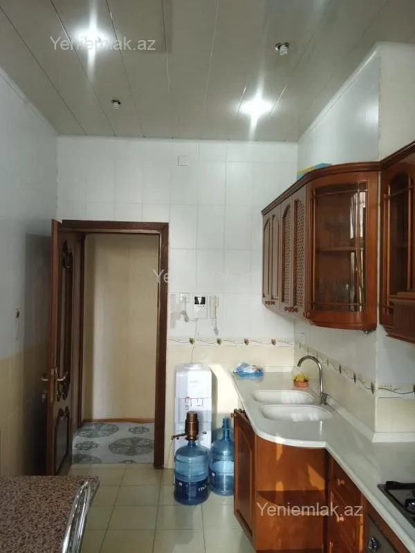 Satılır 4 otaqlı yeni tikili 130 m²