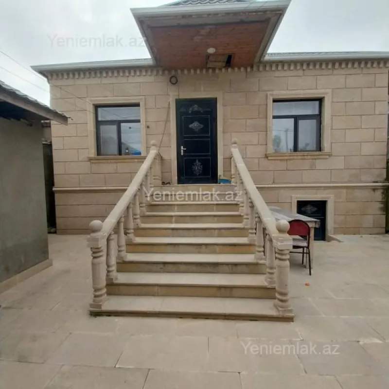 Satılır 4 otaqlı həyət evi 105 m²