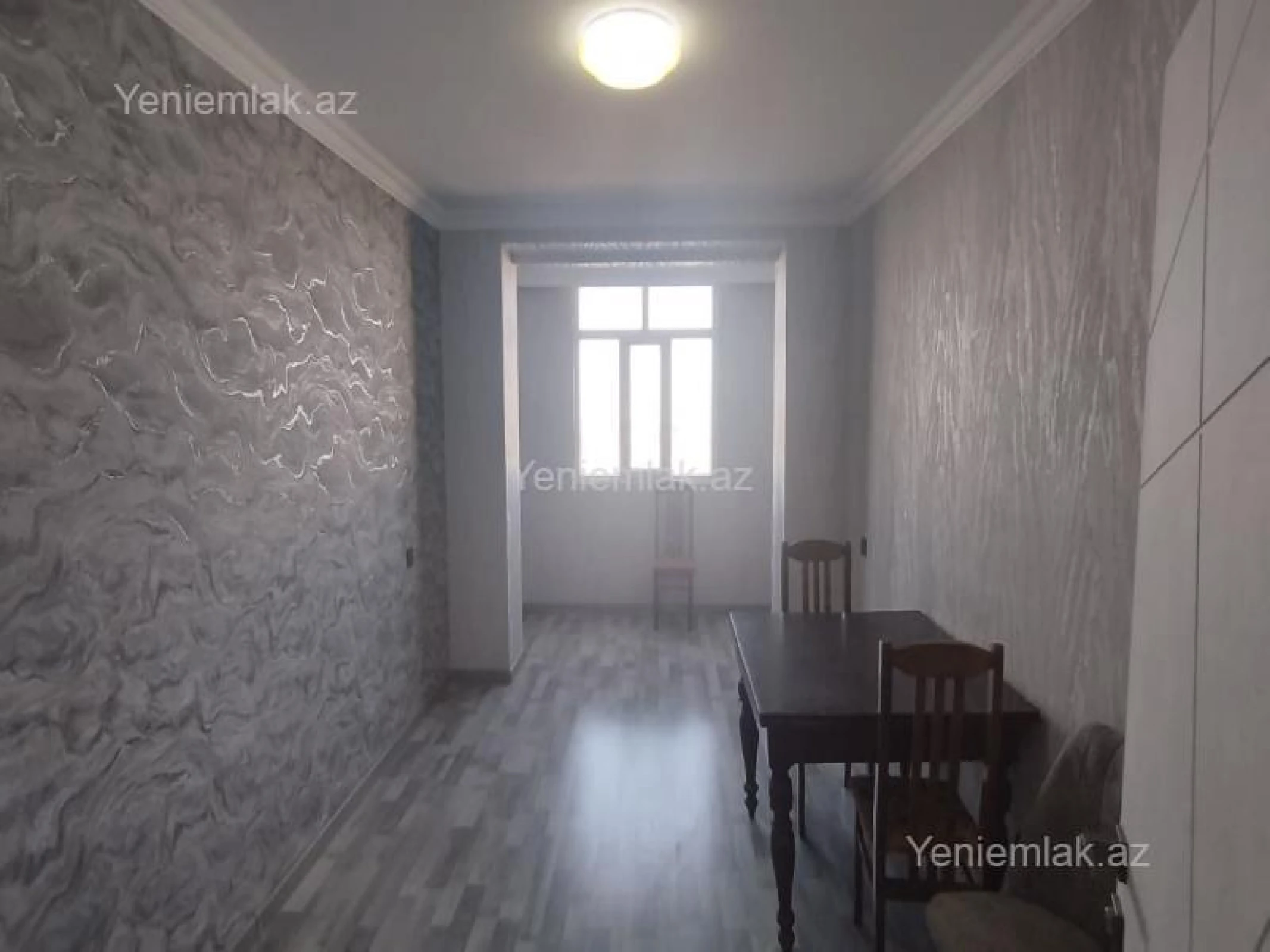 Satılır 5 otaqlı köhnə tikili 130 m²