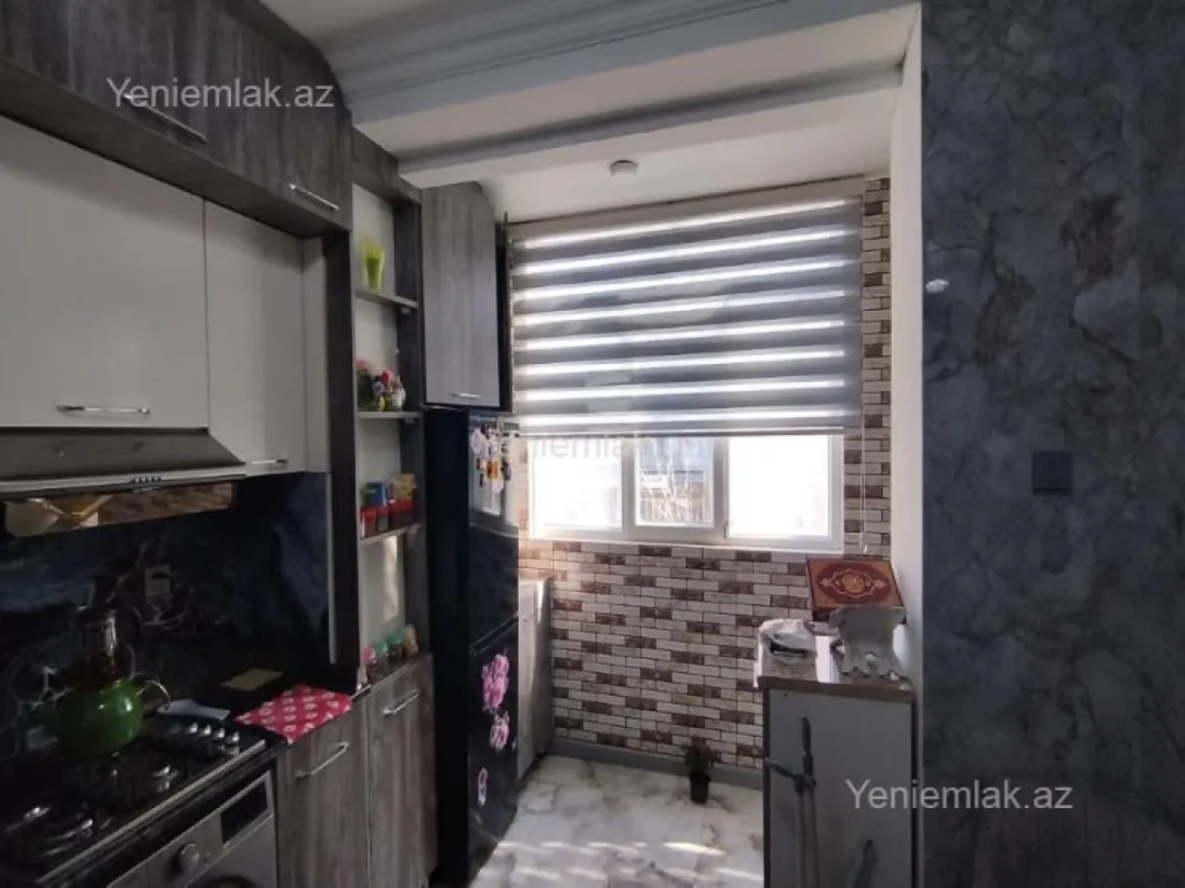 Satılır 5 otaqlı köhnə tikili 130 m²