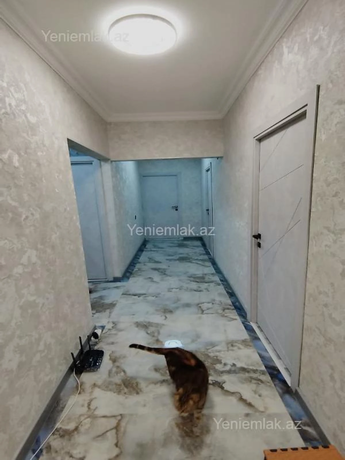 Satılır 5 otaqlı köhnə tikili 130 m²